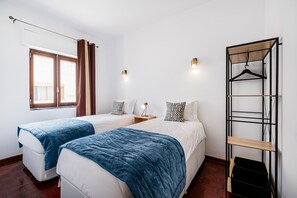 2 soverom, safe på rommet, strykejern/-brett og wi-fi (inkludert)