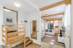 3 bedrooms, iron/ironing board, travel cot, free WiFi