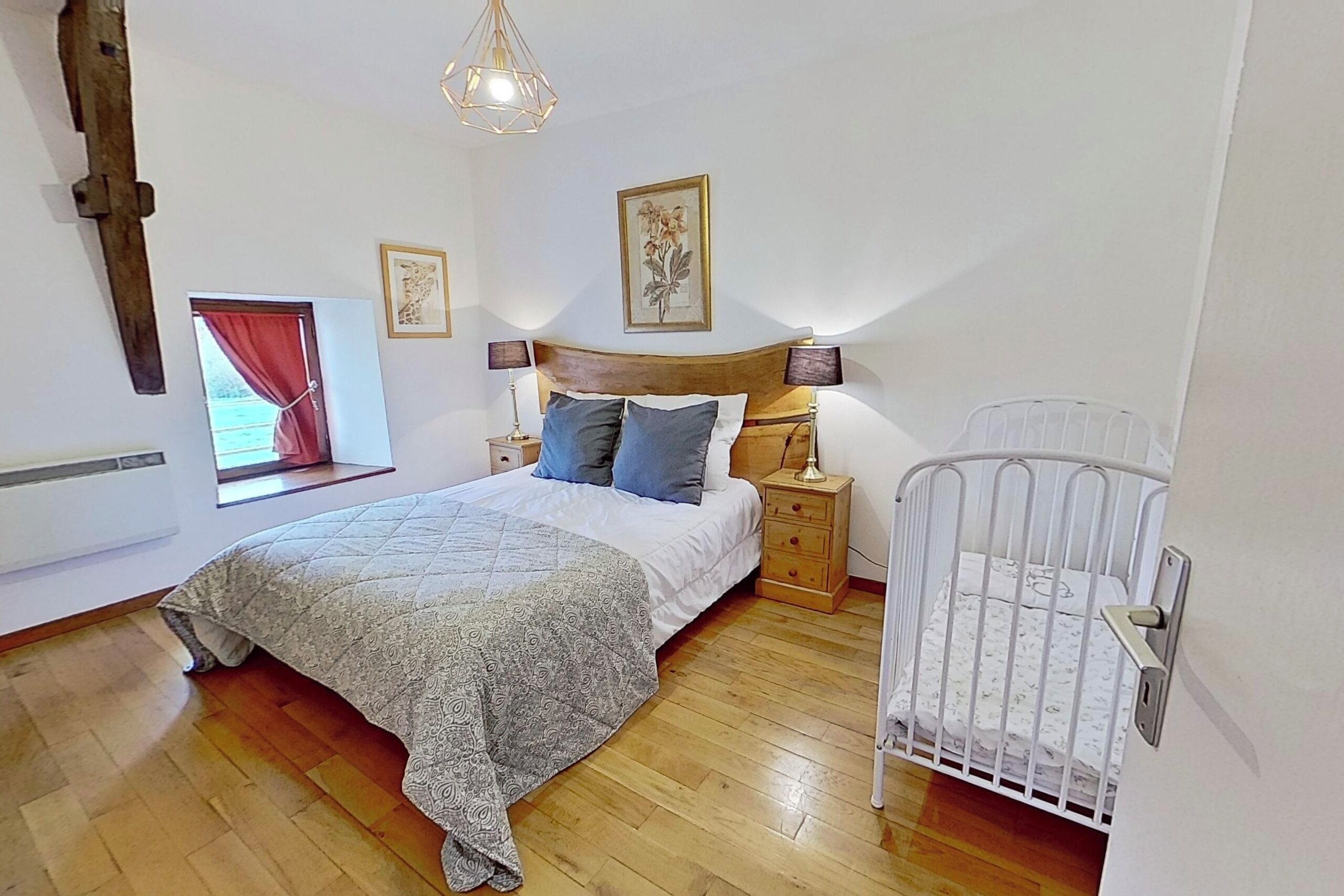 6 slaapkamers, een strijkplank/strijkijzer, gratis wifi, beddengoed