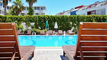 Piscina externa sazonal