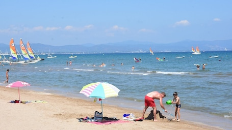 Una playa cerca