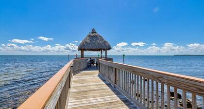 Sunrise Oasis - Top Floor 2 BR 2 BA Condo 2411