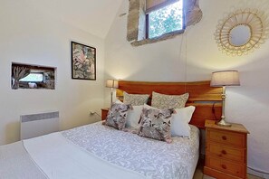 1 chambre, fer et planche à repasser, Wi-Fi gratuit, draps fournis