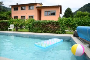 Outdoor pool - Hydrangea vacation home with pool and garden (Bagni di Lucca)