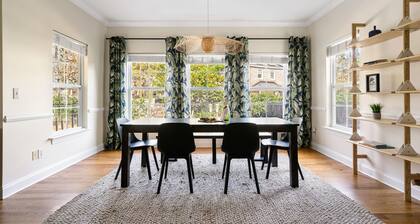 The Shady Oak | Pool in Park Circle