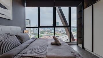 Deluxe Apartment | 1 bedroom, hypo-allergenic bedding, desk, soundproofing