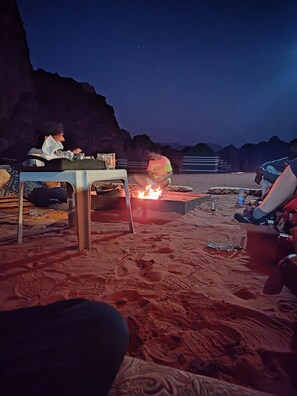 Fireplace, heated floors - desert roze  (Wadi Rum)