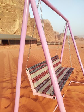 Panoramic Tent | Living area | Fireplace, heated floors - desert roze  (Wadi Rum)