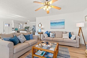 TV, DVD player - Dunebug Cottage / 319 Sandpiper Lane - Beautiful Single Level Dune Home (Holden Beach)