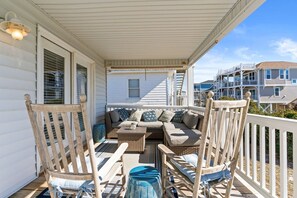 Property grounds - Dunebug Cottage / 319 Sandpiper Lane - Beautiful Single Level Dune Home (Holden Beach)