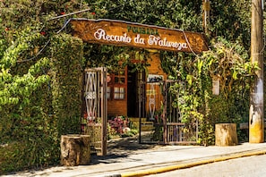 Front of property - VELINN Pousada Recanto da Natureza (Camanducaia)