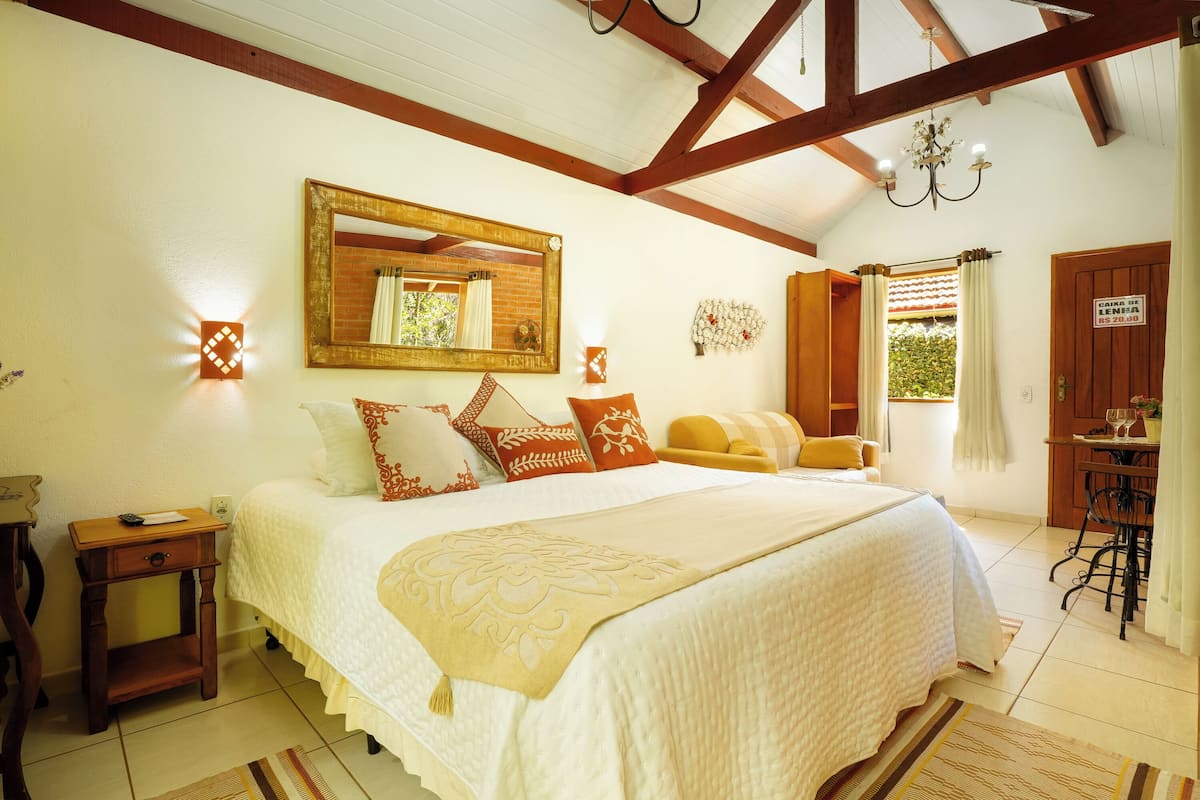 Comfort Room, Jetted Tub | Free WiFi