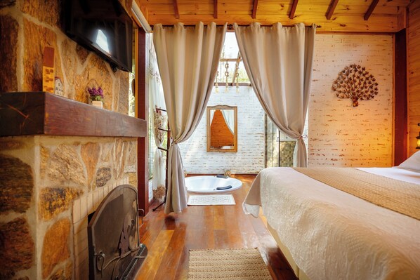 Luxury Room, Jetted Tub | Free WiFi - VELINN Pousada Recanto da Natureza (Camanducaia)