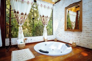 Habitación de lujo, bañera de hidromasaje | Wifi gratis