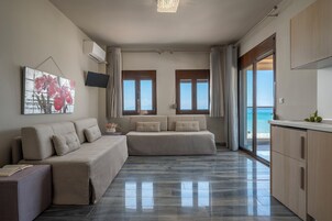 Premium Suite Sea View | Sistema de insonorización, cunas gratuitas, wifi gratis y ropa de cama