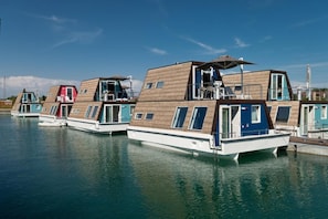 Marina - Tranquil Marina Azzurra Resort House boat 2BR sleeps 6 (Lignano Sabbiadoro)