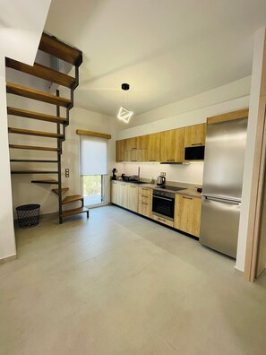 冰箱、微波炉、烤箱、炉灶