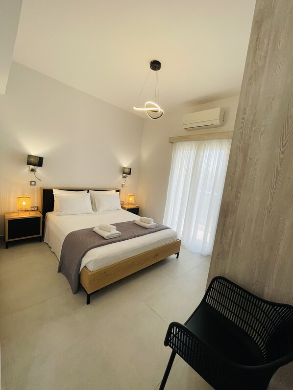 3 bedrooms, iron/ironing board, internet, bed sheets