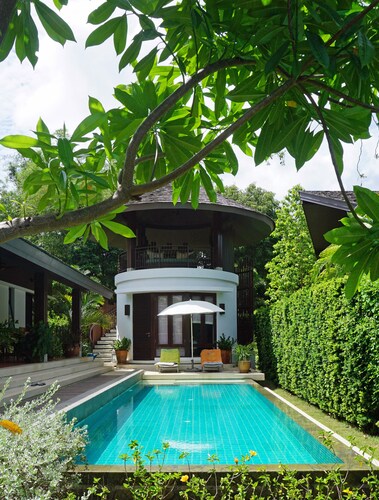 Gorgeous pool Villa near Laem Mae Phim, one minute stroll from the beach