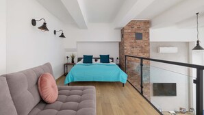 Room - Stylish Studio with Mezzanine | Air Conditioning | Close to the Center (Kraków)