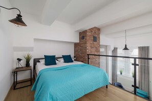 Iron/ironing board, travel cot, WiFi, bed sheets - Stylish Studio with Mezzanine | Air Conditioning | Close to the Center (Kraków)