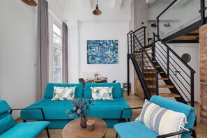 Televisión, oficina