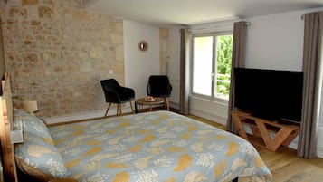 1 bedroom, free WiFi, bed sheets