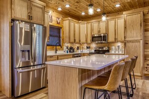 Fridge, microwave, oven, stovetop - Great Views 2 Bedroom  Near Douglas Lake Motorcycle Friendly Gameroom (Sevierville)