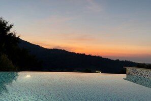 室外泳池、暖水池