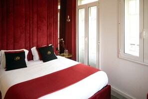 Luxury Apartment, 2 Bedrooms | 2 bedrooms, iron/ironing board, free WiFi - Prestige Gold Residence (Guimarães)