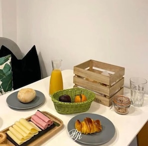 Daily continental breakfast for a fee - Prestige Gold Residence (Guimarães)