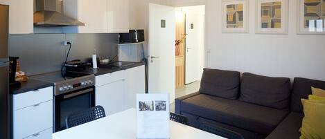 2 bedrooms, iron/ironing board, free WiFi
