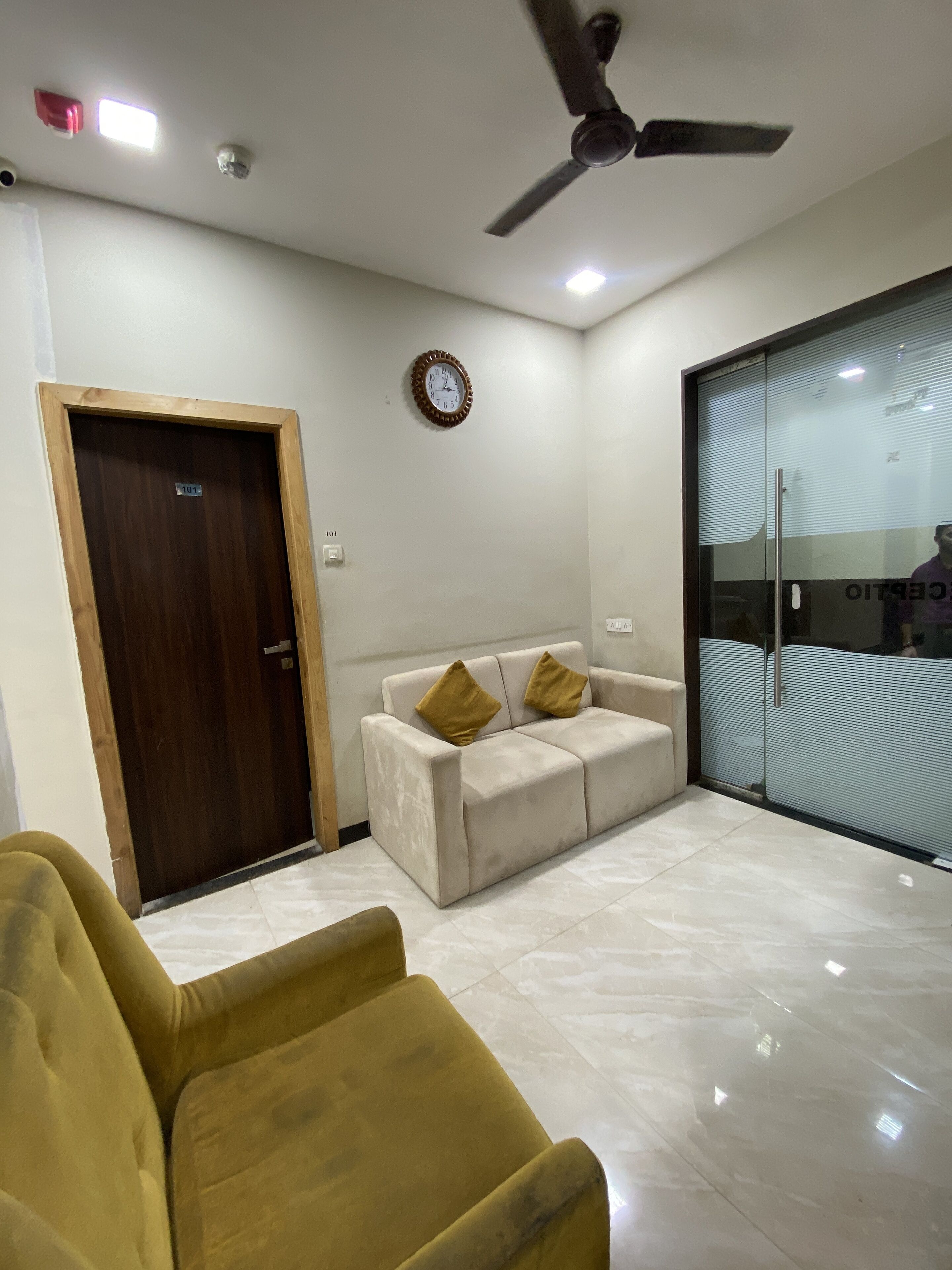 Área de estar no saguão