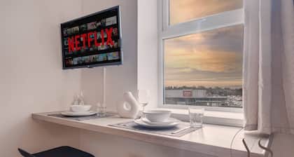 2b Studio with Smart TV, Netflix & Free Parking