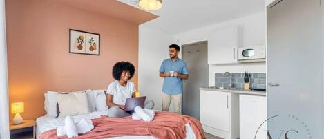 1 soverom, skrivebord, strykejern/-brett og wi-fi