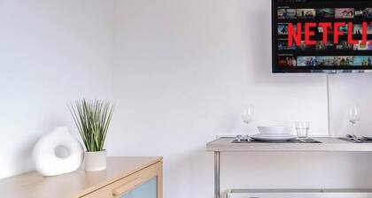 Studio 2C with Smart TV, Wi-Fi & Free Parking