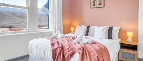 1 bedroom, desk, iron/ironing board, WiFi