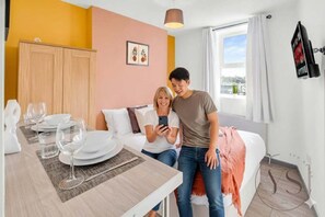 1 chambre, bureau, fer et planche à repasser, Wi-Fi