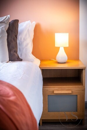 1 chambre, bureau, fer et planche à repasser, Wi-Fi