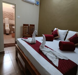 Deluxe Room, 1 Queen Bed - GP Village Resort (Melmalayanur)