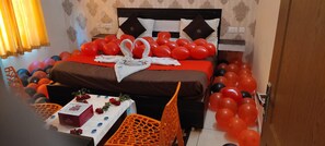 Desk, free WiFi, bed sheets - Goroomgo Blue Bell Bhubaneswar (Bhubaneshwar)