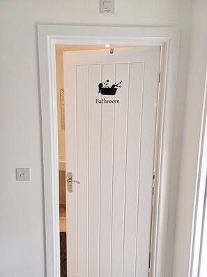 House | Interior - Cozy Coventry Retreat With 2 Bedrooms House (Coventry)