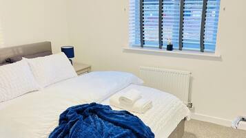 2 bedrooms, iron/ironing board, free WiFi, bed sheets