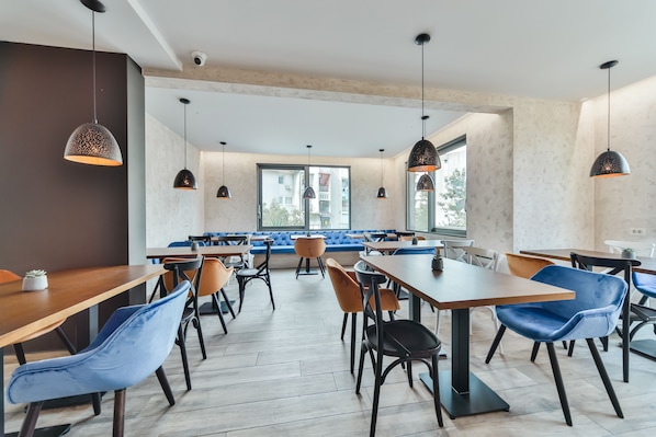 Free daily buffet breakfast - Hotel Vladimir (Budva)