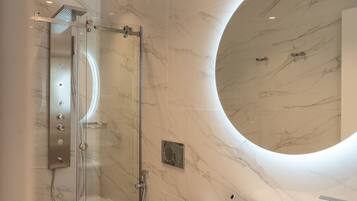 Deluxe Double Room | In-room safe, desk, laptop workspace, blackout drapes