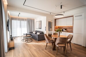 Superior Apartment, Non Smoking | In-room safe, desk, laptop workspace, blackout drapes - Volos Inn Hotel (Volos)