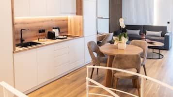 Loft, Non Smoking | 1 bedroom, in-room safe, desk, laptop workspace