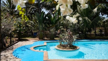 Udendørs pool