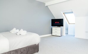 5 chambres, fer et planche à repasser, Wi-Fi, draps fournis