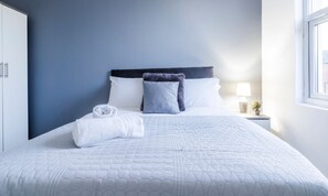 5 chambres, fer et planche à repasser, Wi-Fi, draps fournis